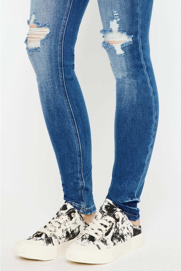 Kinley Distressed Jeans